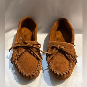 Minnetonka Kilty Suede Brown Moccasins
